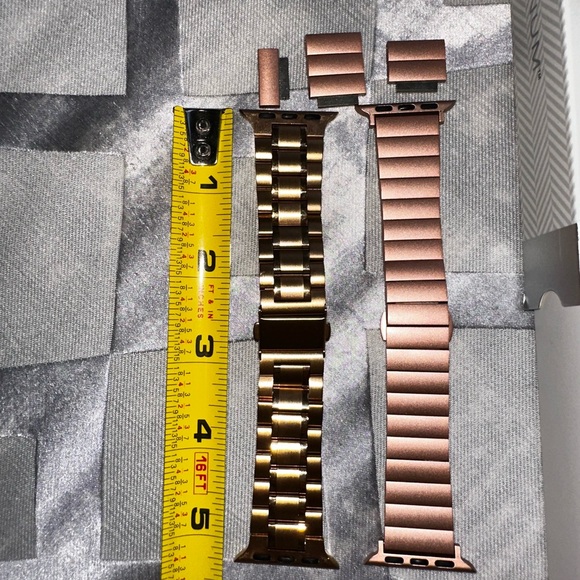 2 NEW Apple Watch metal bands - Picture 2 of 3
